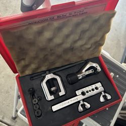Snap On/ Blue point Tubing Tool Set W/ Case