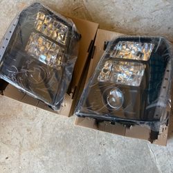 Pair OE Style Projector Headlights Compatible with 07-14 Cadillac Escalade ESV EXT
