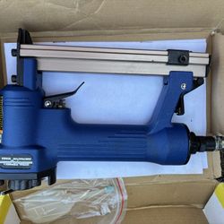 Crown Pneumatic 20 Gauge 1/2 Crown Air Stapler
