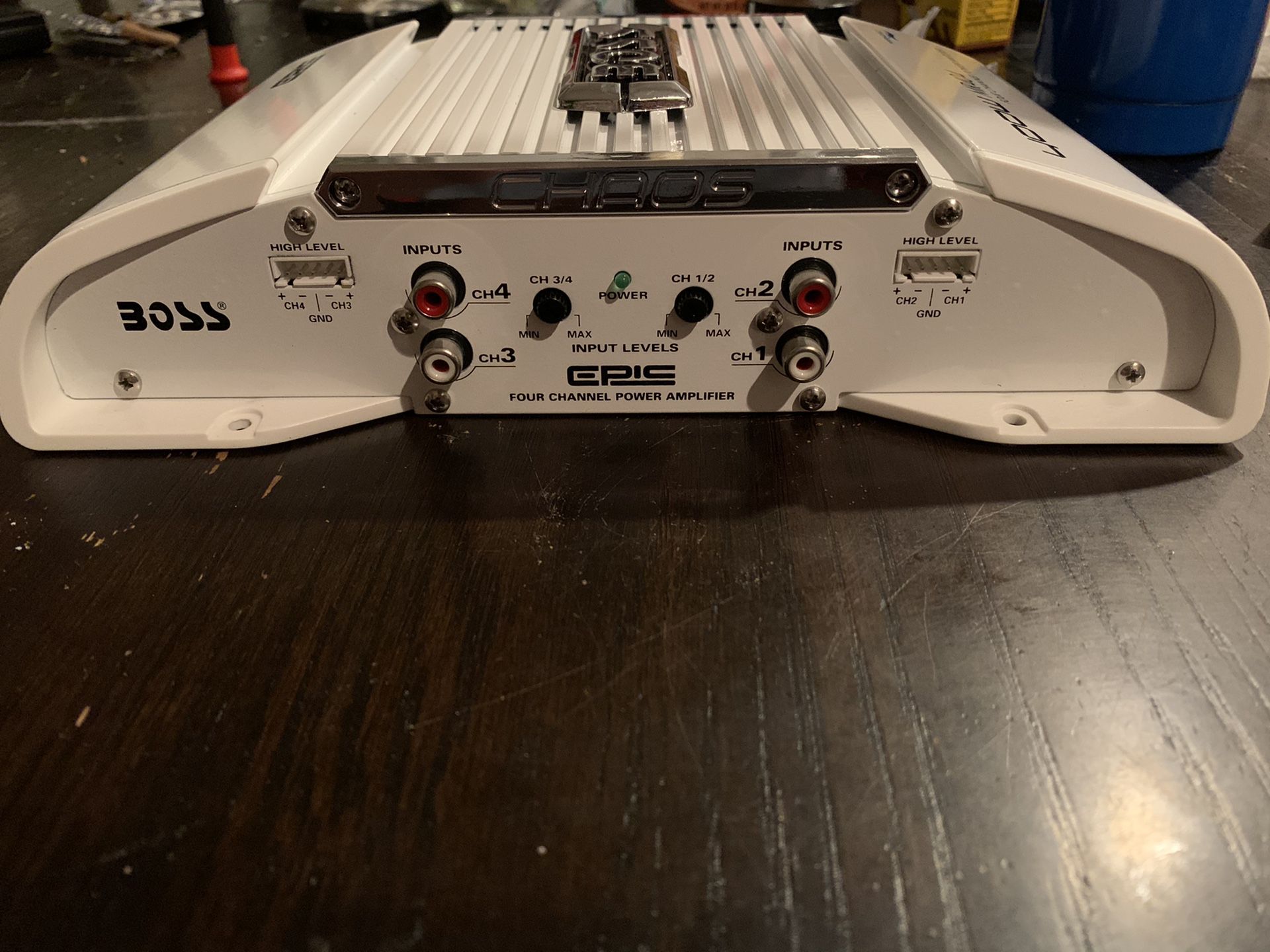 Boss 400 watt four channel amplifier