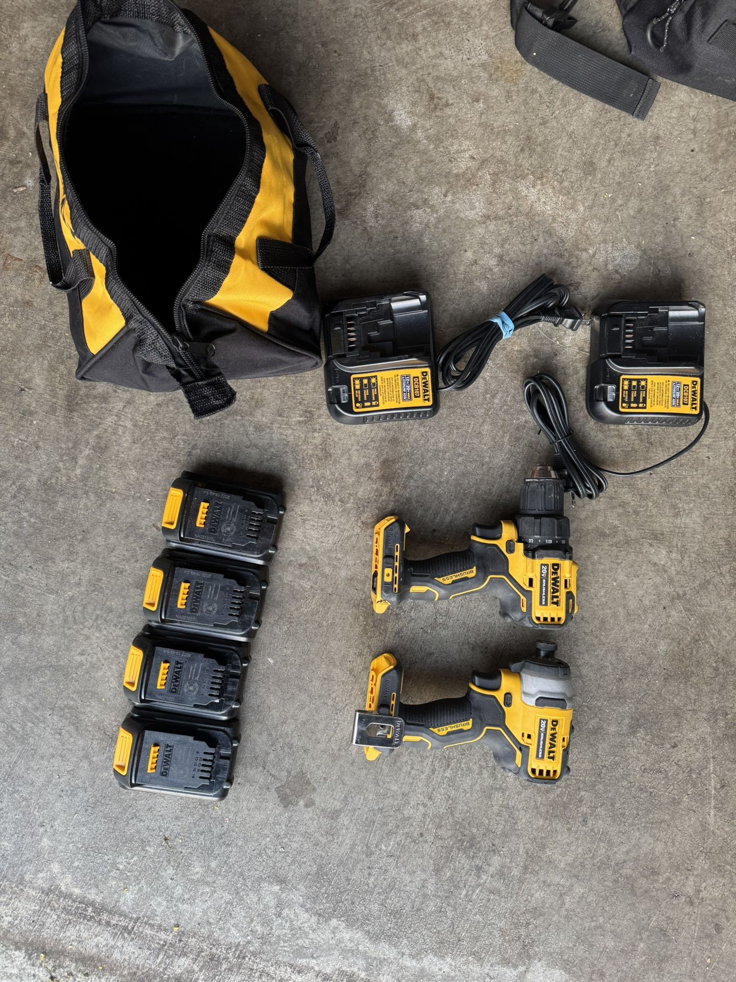 Next To New Dewalt Impact And Drill Set With 2 Chargers And 4 Batteries