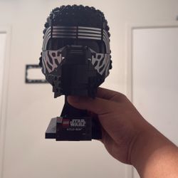 kylo ren head lego set built