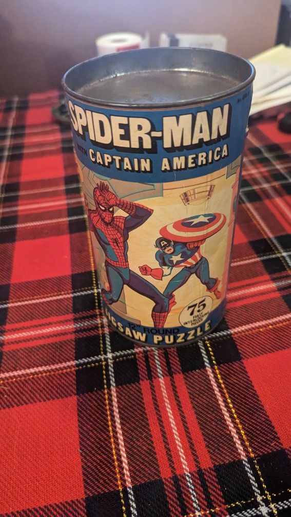 Rare FIND SPIDERMAN CAPTAIN AMERICA 75 Piece PUZZLE Dated 1974 Vintage Make Offer
