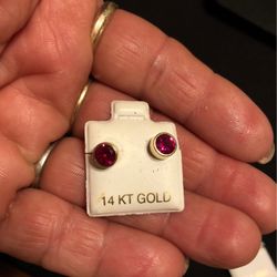 Studs Earring 14k Gold Red Crystal Cz