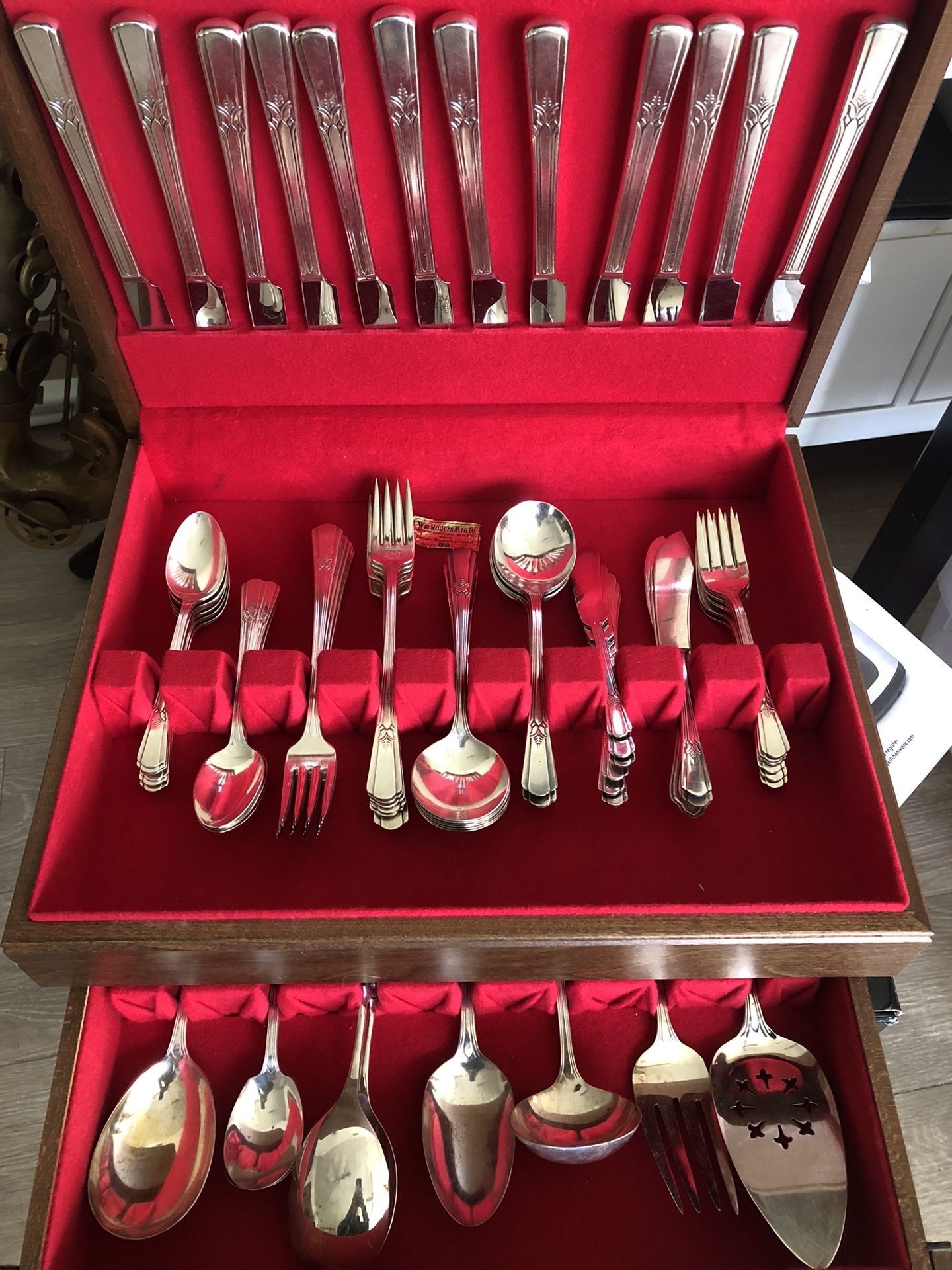 WM Rogers Silverplate 69pc Set w/Case