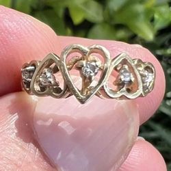 Wedding, 14KT Gold Natural Diamond 5 Heart-Shaped Ring. 3 Grams, 5 Duamonds Vintage