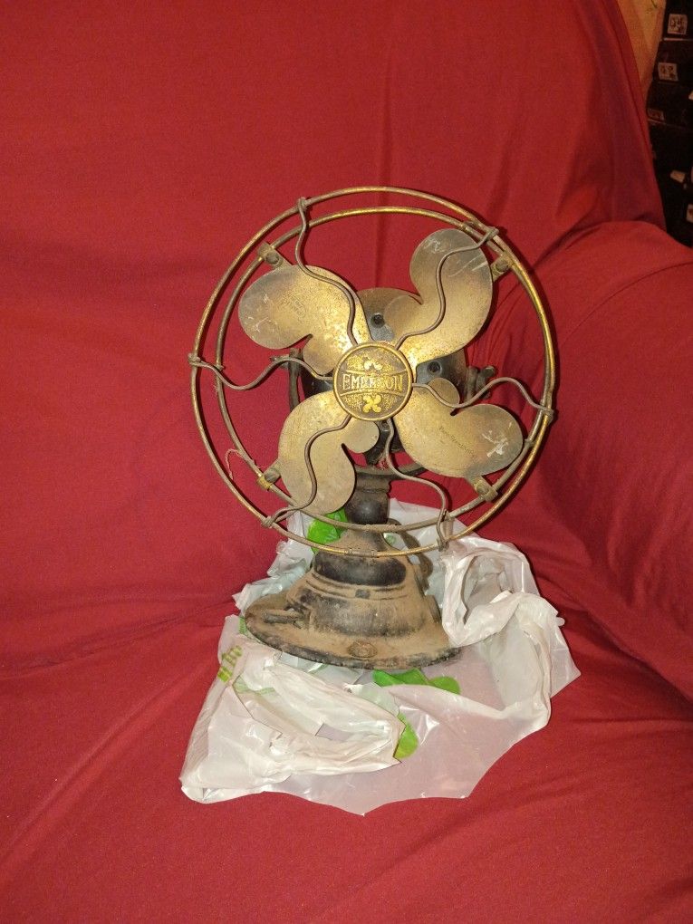 "Antique" "Emerson"Fan..(Needs Plug)..Very Old and Collectible..