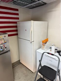 Working full size refrigerator