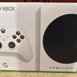 Xbox Series S 512GB All-Digital Console (Disc-Free Gaming) with Xbox Wireless Controller - 120FPS 