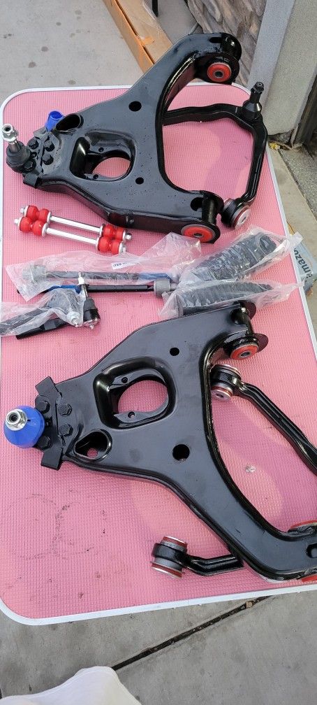 1999--2006 Chevy Silverado/ GMC Sierra 12 Piece Front Suspension Rebuild Kit