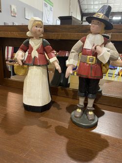 Vintage House of Hatten Pilgrim Woman figurine painted  hand carved wood 1995 thanksgiving holiday
