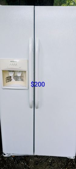 Very nice Frigidaire side by side fridge awesome 👊🏻💪🏻👍🏻