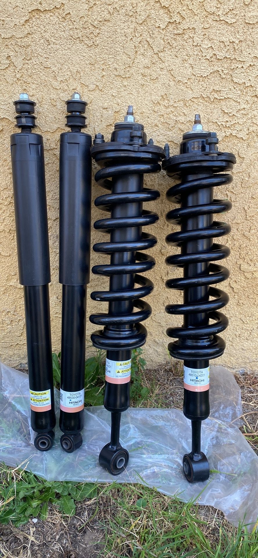 Hitachi Shocks OEM Toyota Tacoma 2021 Low Males Like New Fit 2005 To 2023