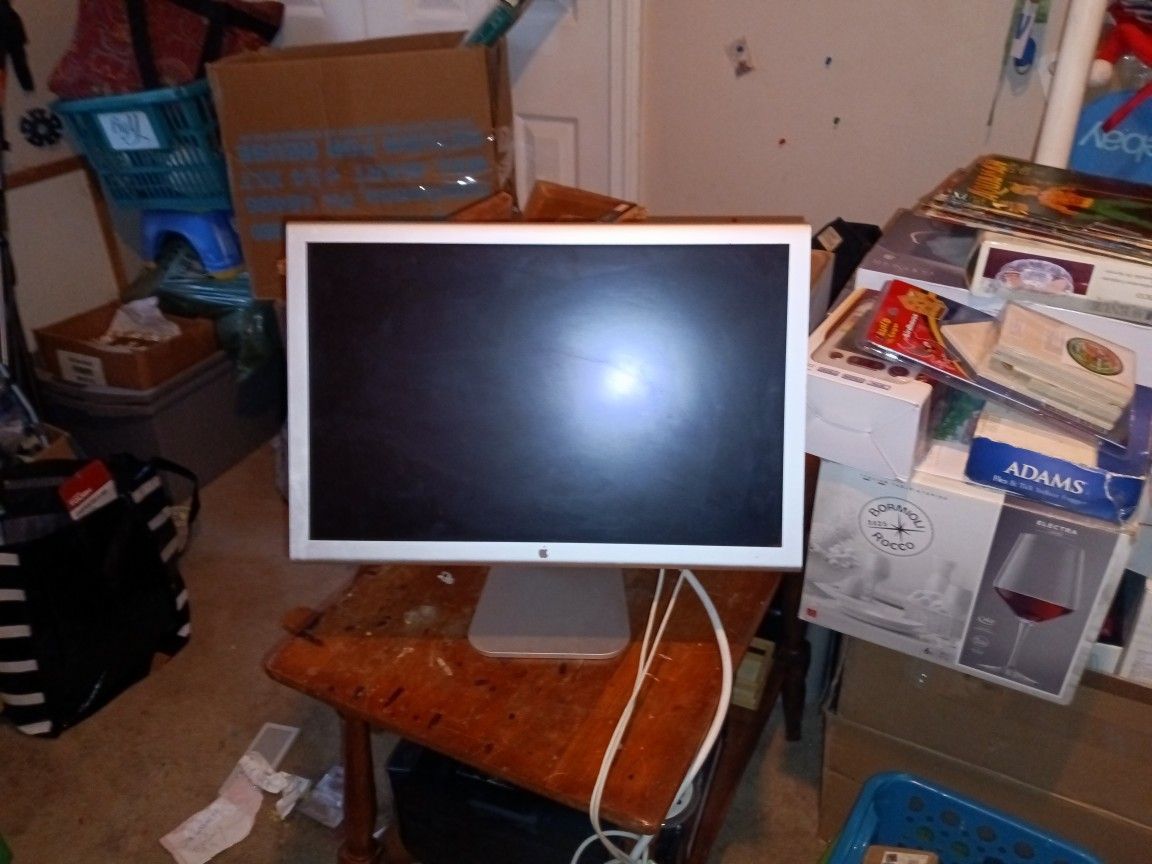 Apple Cinema Display 20 Inch Wide Screen LCD Model A1081