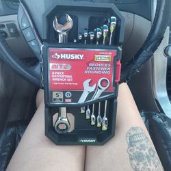 HUSKY 8-piece Ratcheting Wrench Set!!!!!