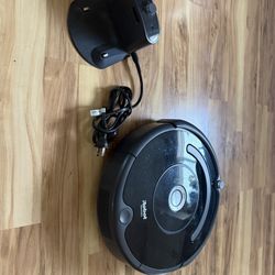 Roomba Vacuum 