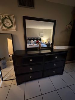 Bedroom set