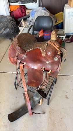 Saddle