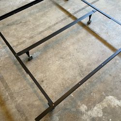 Queen Metal Bed frame 