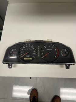 2000 Nissan Frontier Instrument Cluster