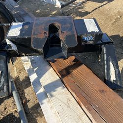 Reese 16,000 Pound Fifth Wheel Hitch