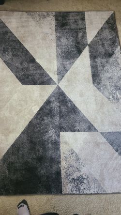 Brand New Gray & Beige Area Rug, 5'x7'