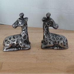 Vintage pewter giraffe set pair animals collectibles