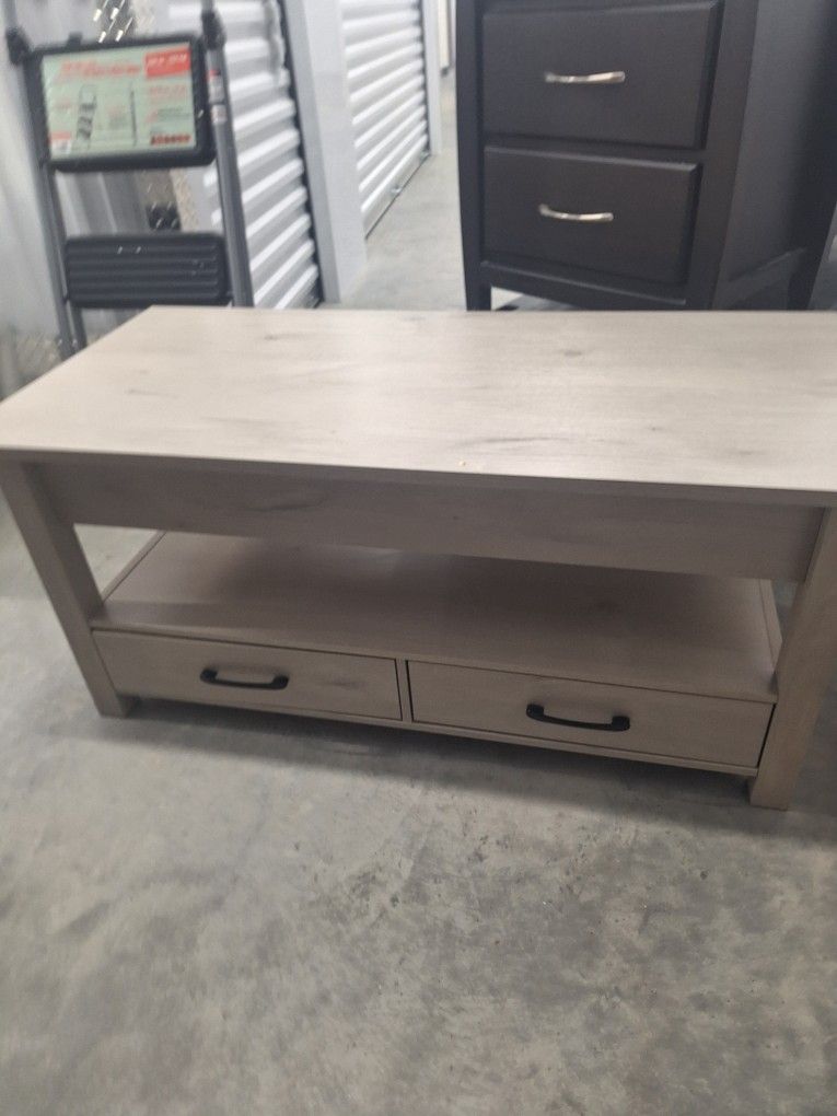 Coffee Table Oppening 