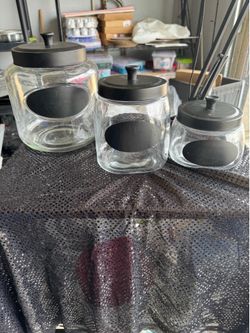 3 glass jars with lids