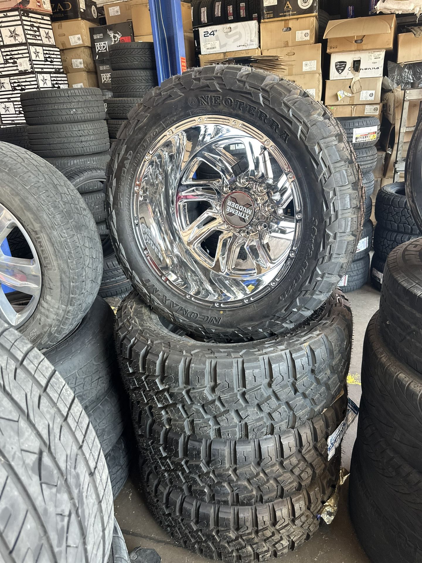 Dually 22s Chrome Ford F350 8x200 New