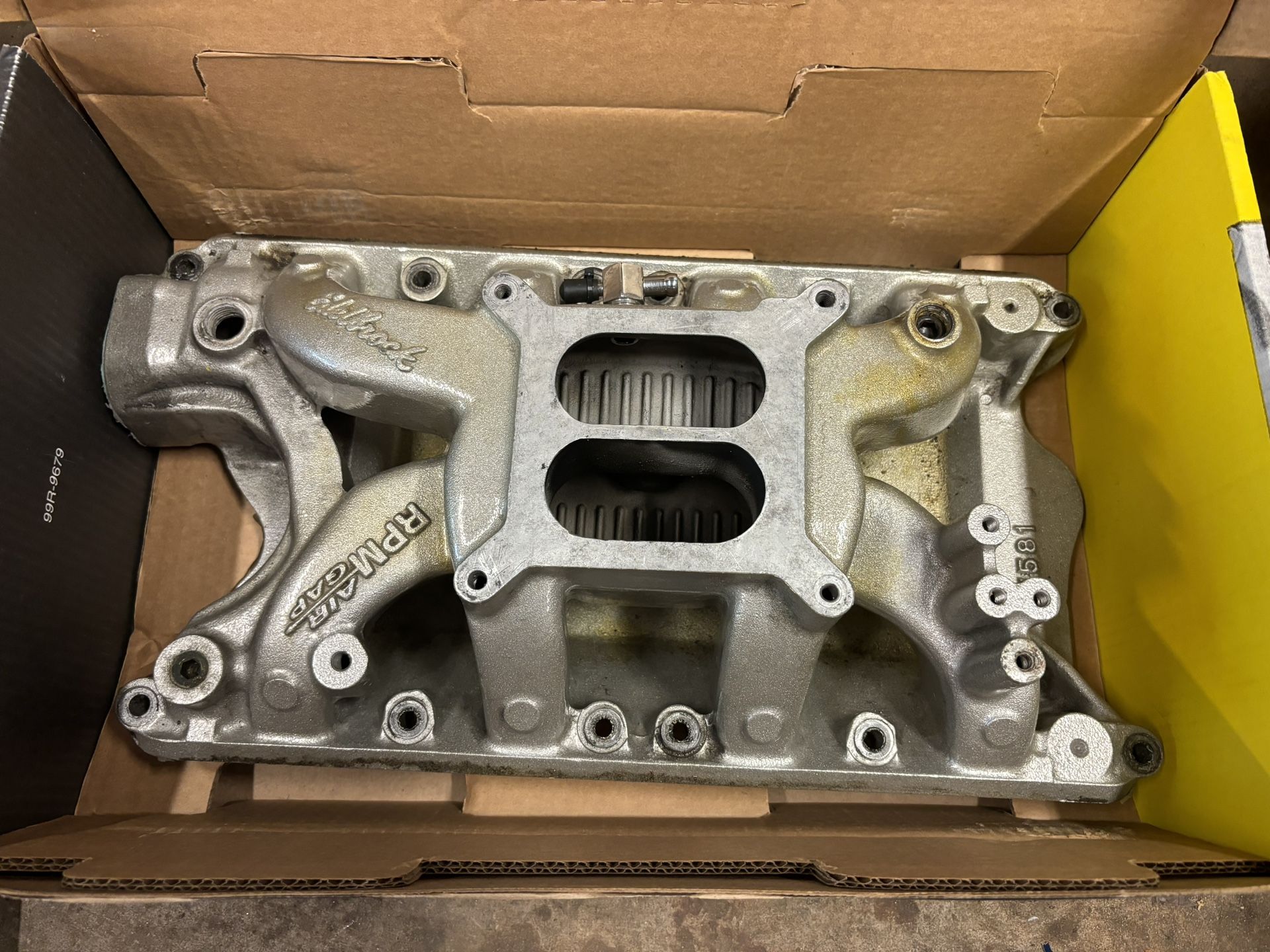 Edelbrock 7581 Air Gap 351W