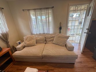 Z gallery 7 Ft. couch