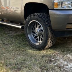 Fuel Off-road Tritons