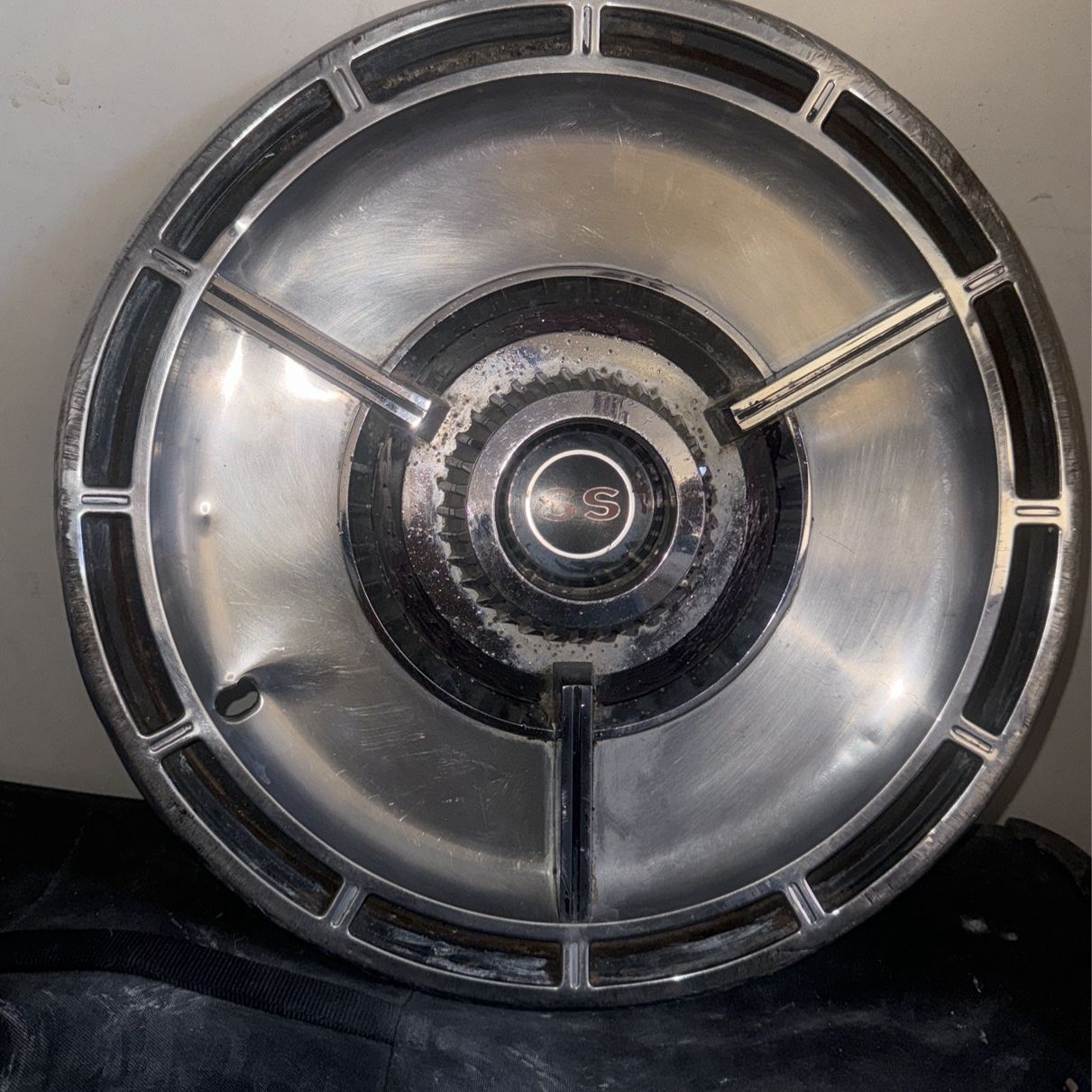 Chevy Impala Super Sport Hubcaps