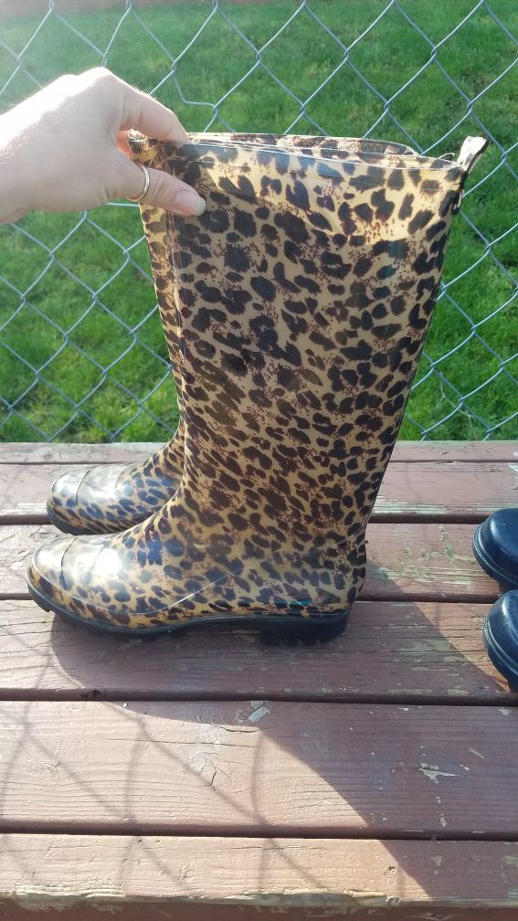 New! Women's Rain Boots size 8