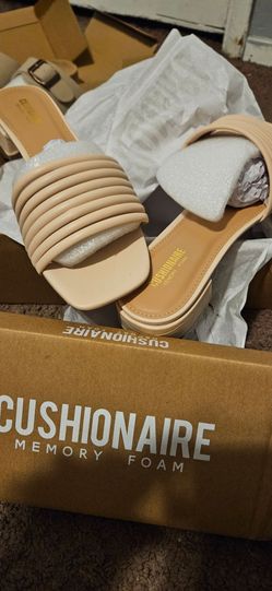 CUSHIONAIRE sandles