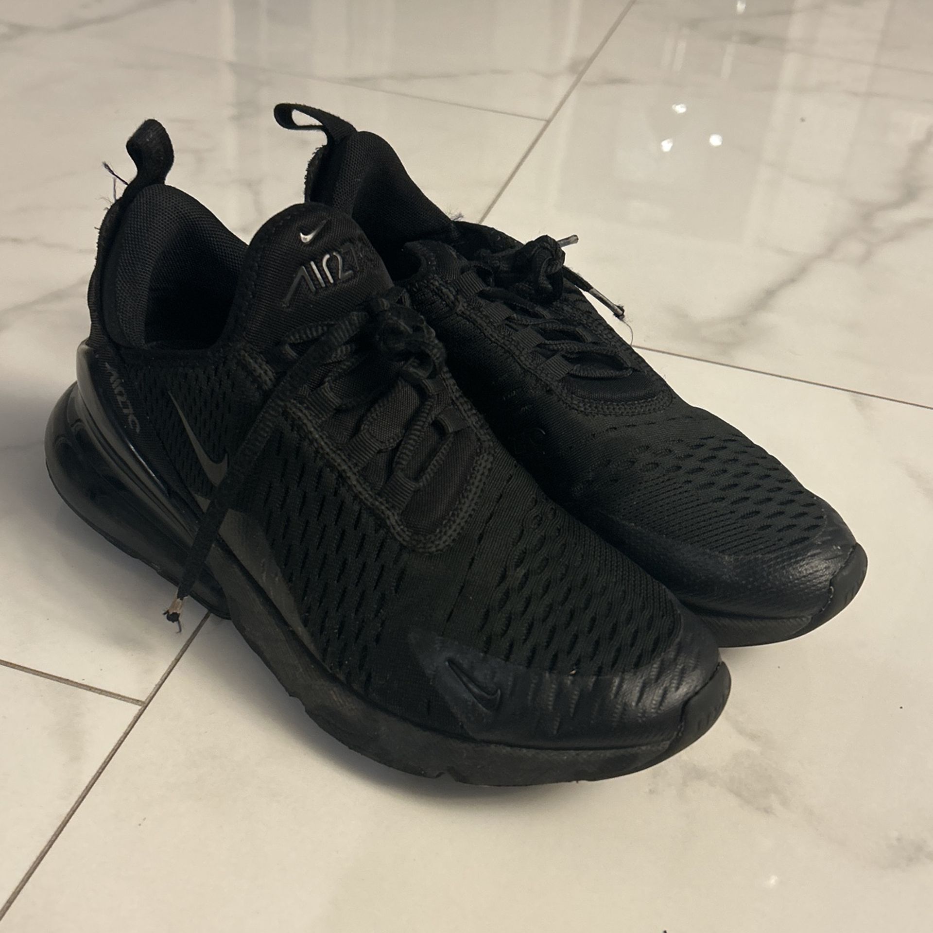 Nike All Black 270s Size 7