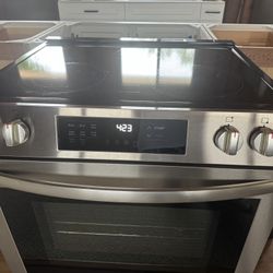 Frigidaire 30" Front Control Electric Range