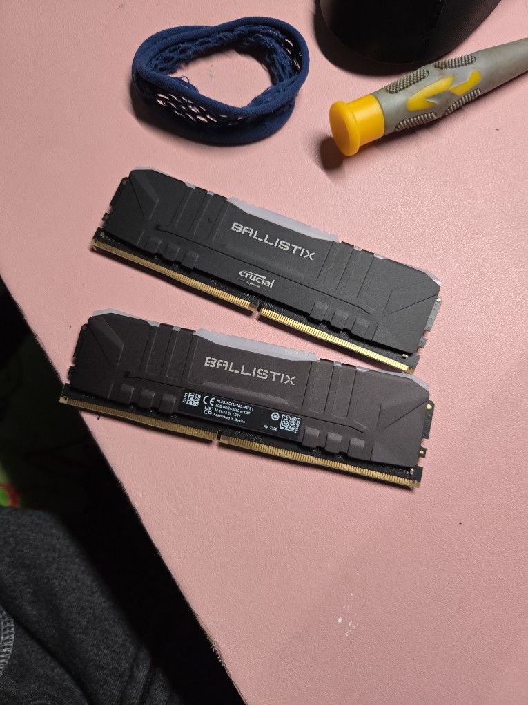 Crucial Ballistix 16GB(8Gx2)3200 DRAM RGB Desktop Gaming Memory BL2K8G32C16U4BL