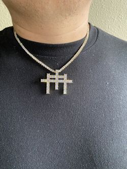 Iced out pendant with tennis chain
