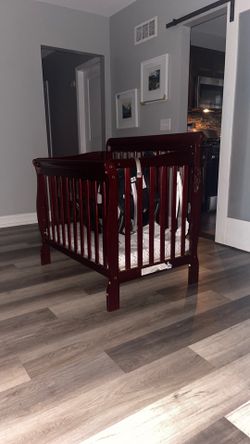 Baby’s first crib👶🏻👣
