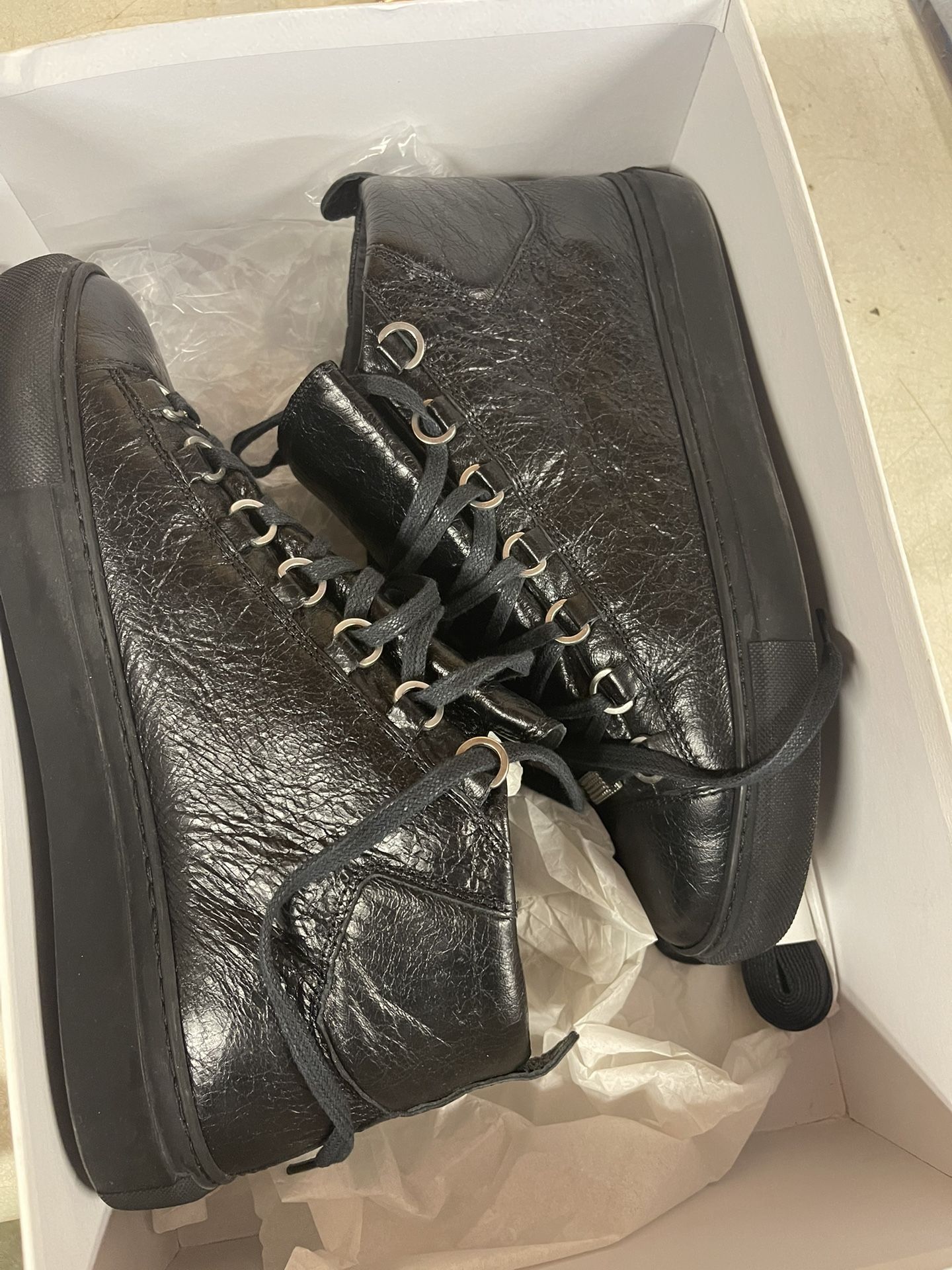 Authentic Balenciaga Leather Men Sneaker