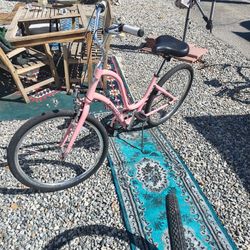 Three-speed Townie Women's Bike