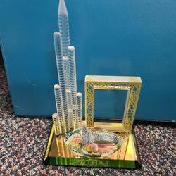 Dubai Table Decors, Crystal Figurines, Architecture Handicrafts or Souvenirs Festival Gift