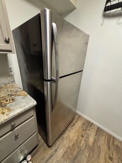 Frigidaire Top Freezer Refrigerator