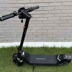NIU - KQI 300P Foldable Electric Kick Scooter