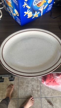 Ceramic oval plates