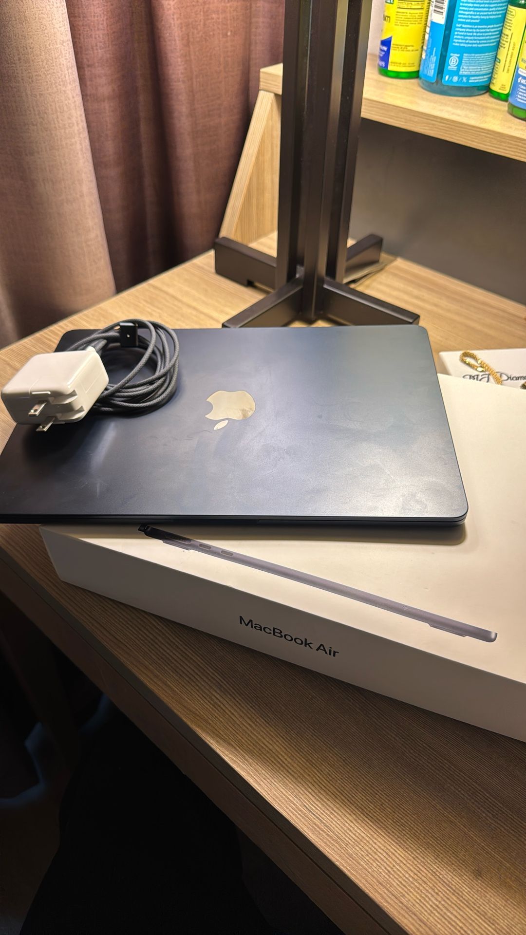 New MacBook Air M2 13.6 Inch