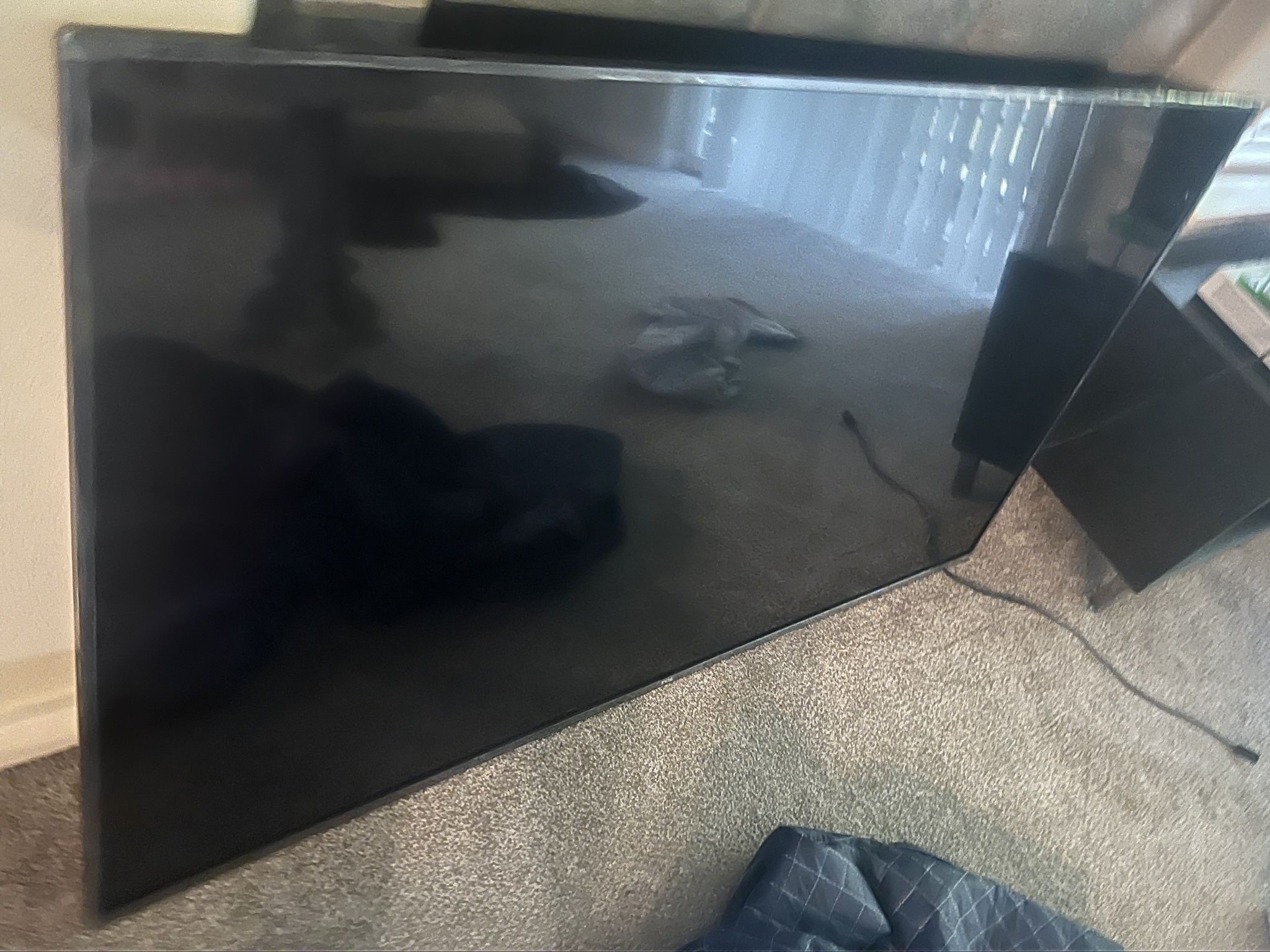 TCL ROKU 65”