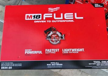 Milwaukee M18 FUEL Circular Saw 7-1/4”.  Brand NEW.  Tool Only.  NUEVO.